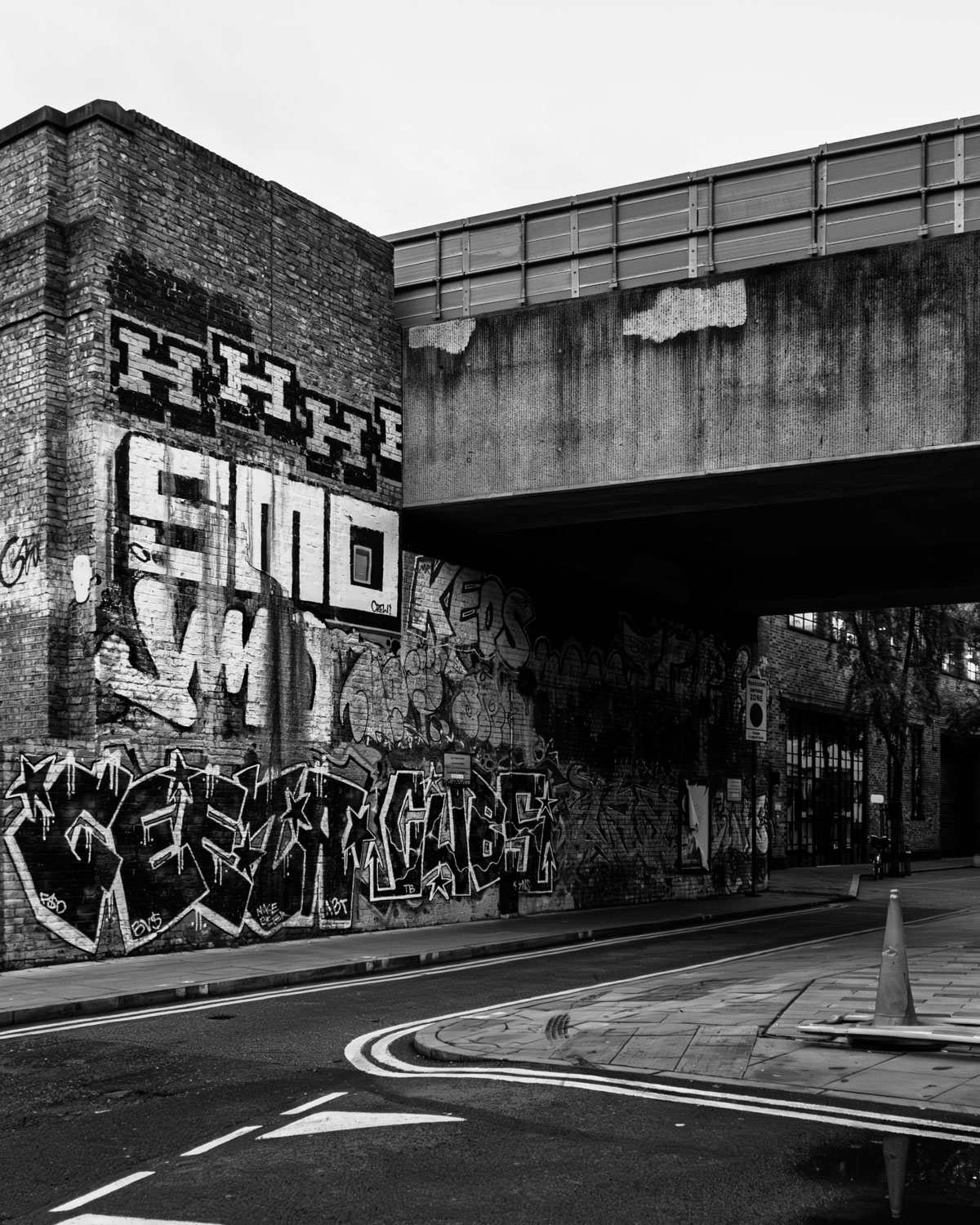 London UK modern minimal street skyline blackandwhite