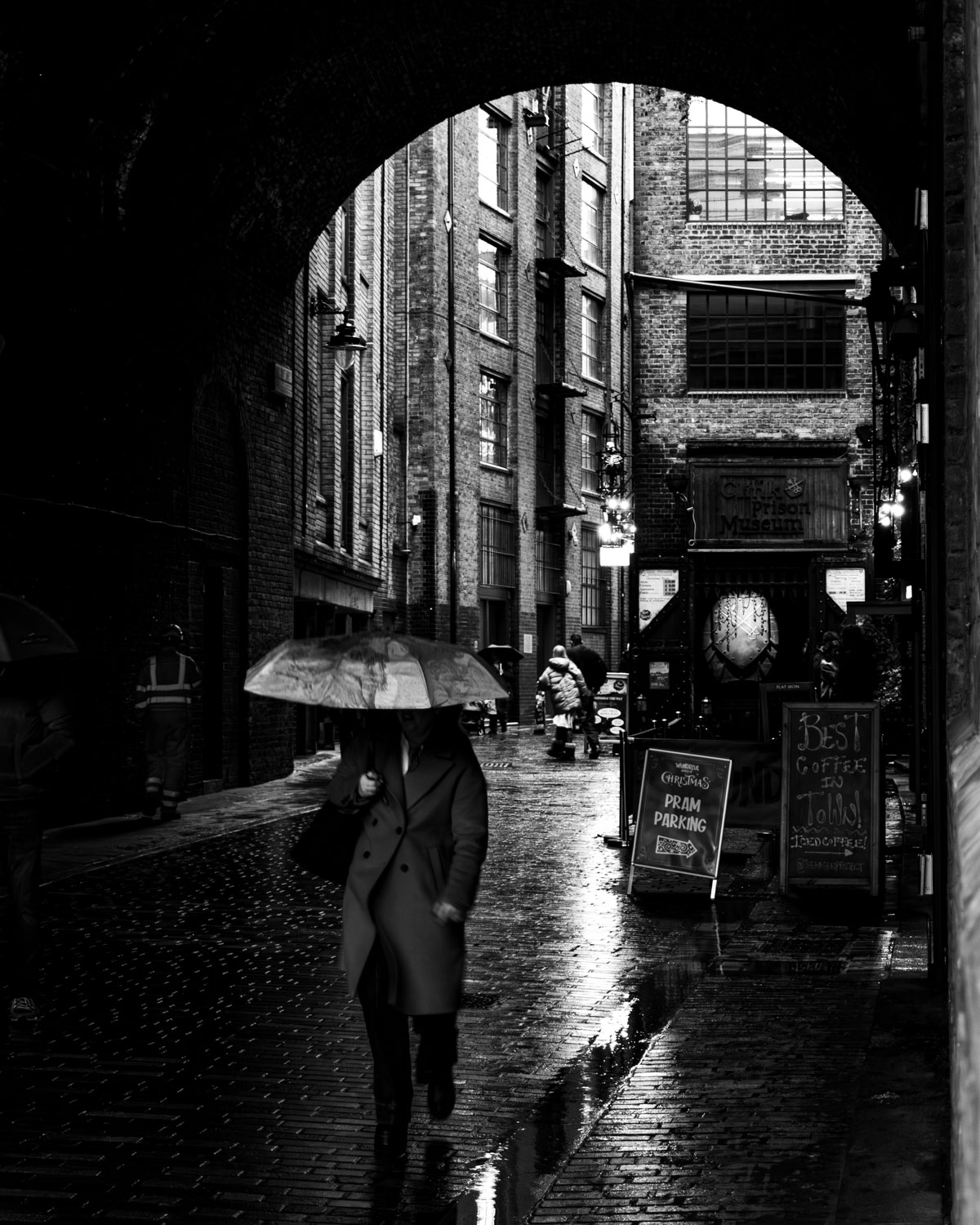 London UK modern minimal street skyline blackandwhite