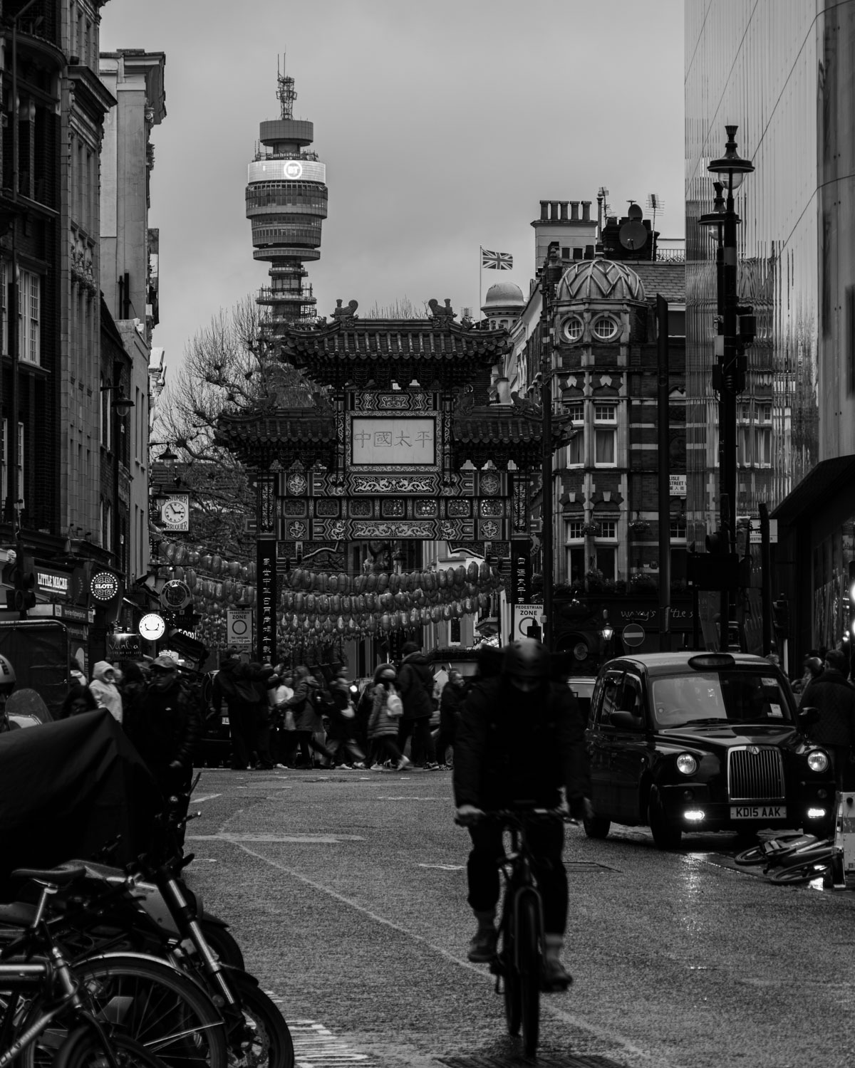 London UK modern minimal street skyline blackandwhite