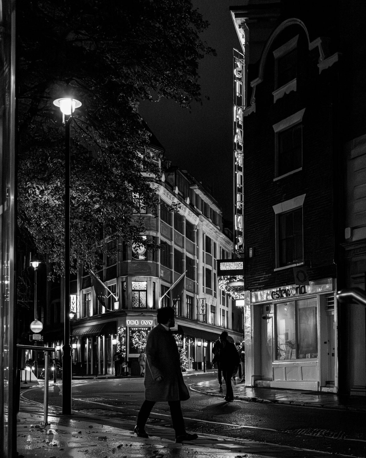 London UK modern minimal street skyline blackandwhite